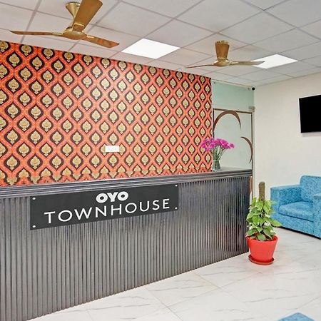 Hotel O Heritage Inn Нойда Екстер'єр фото