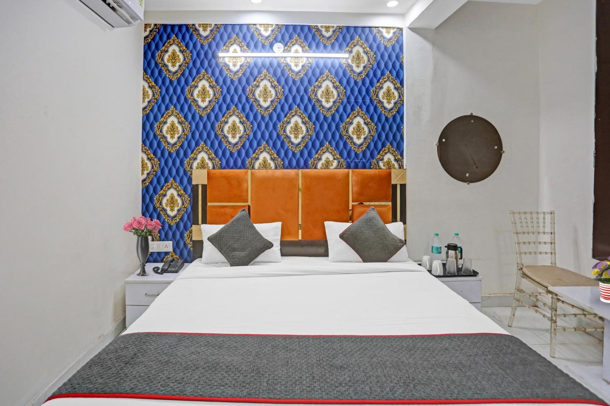Hotel O Heritage Inn Нойда Екстер'єр фото
