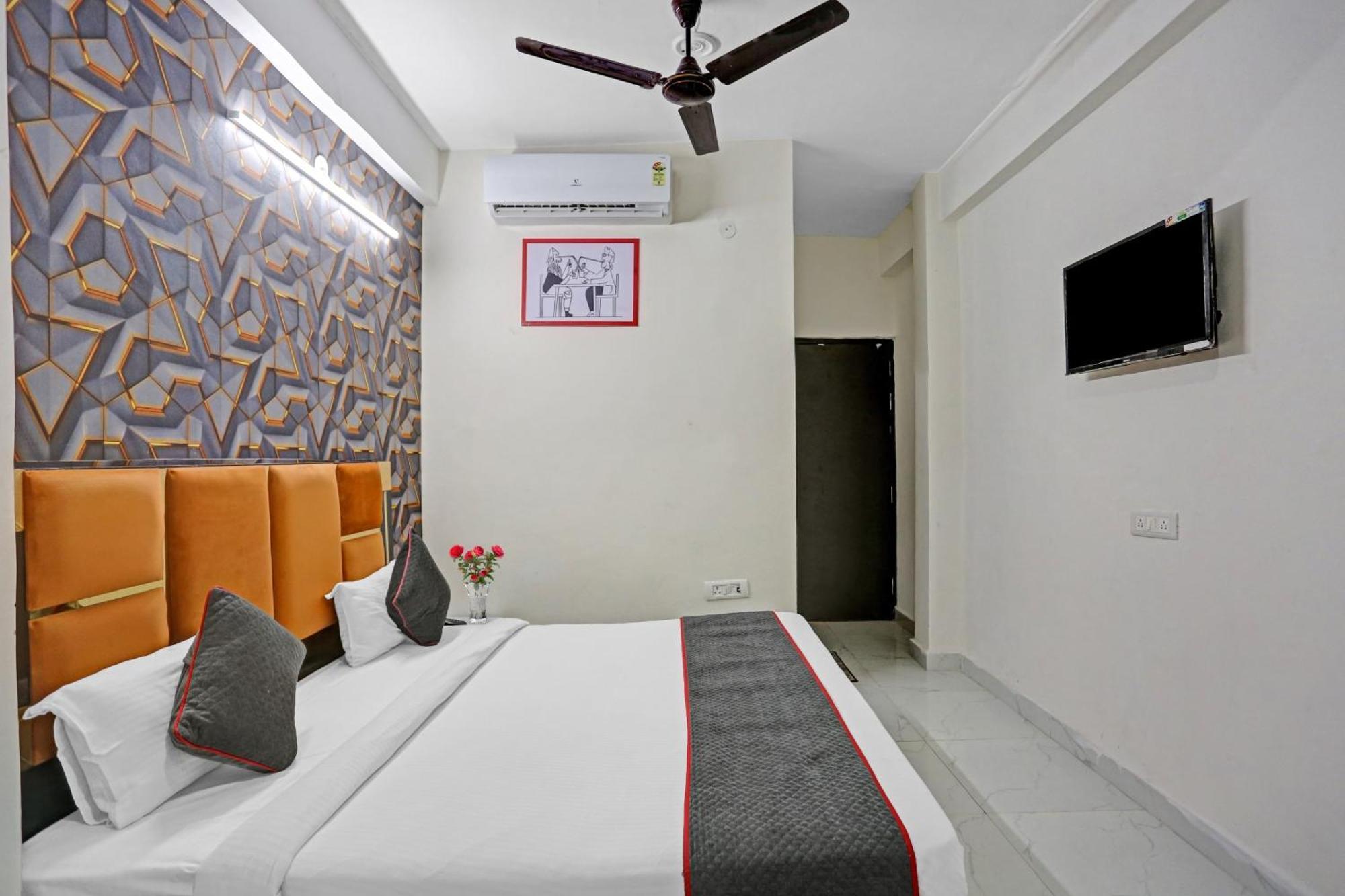 Hotel O Heritage Inn Нойда Екстер'єр фото
